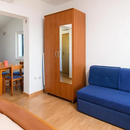 Vila Milas * Jesenice (Split-Dalmatia)